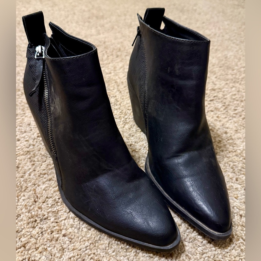 Universal Thread Jayden ankle boots size 9